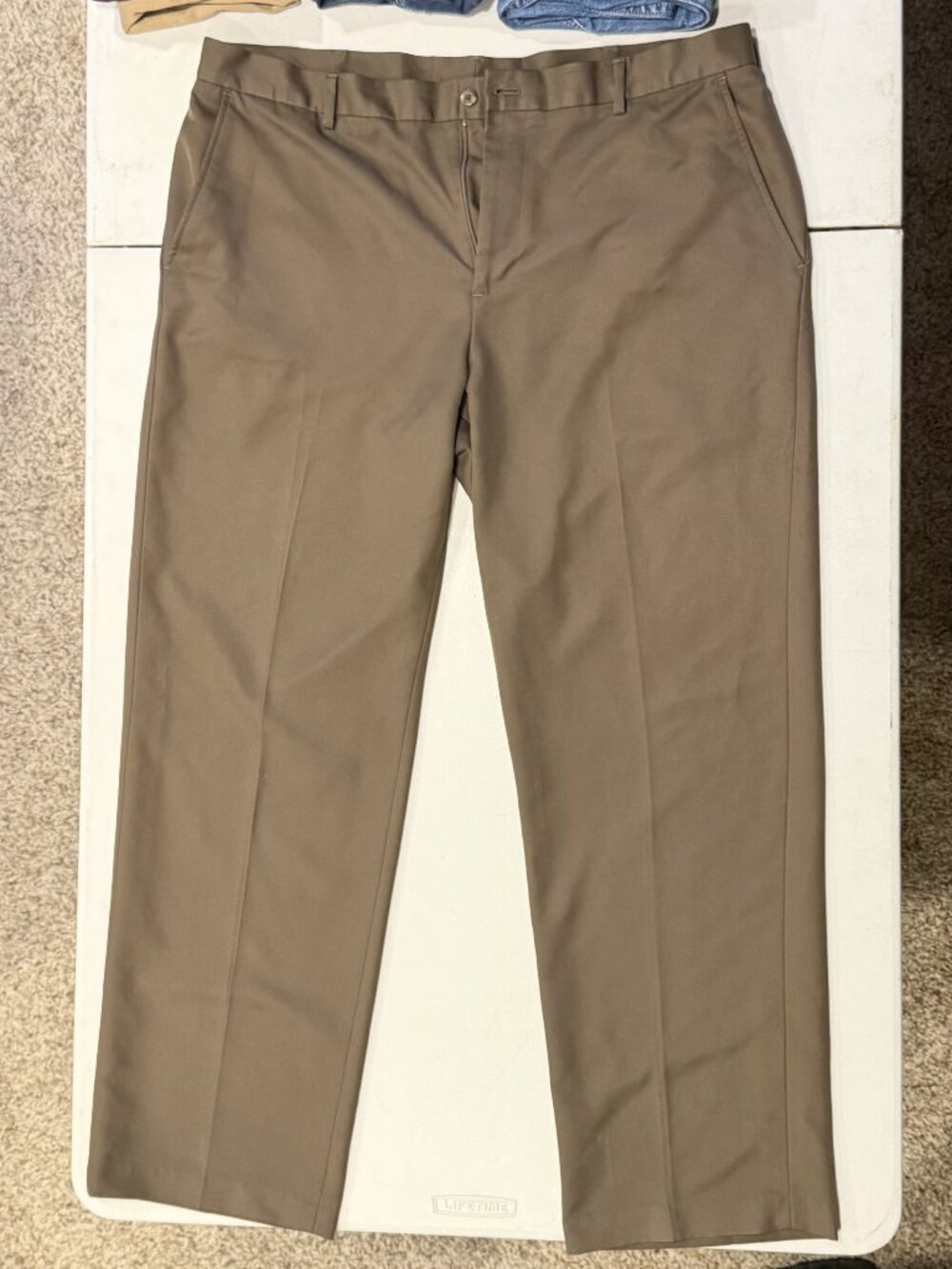 Van Heusen Dress Pants Men’s 40x30 Brown